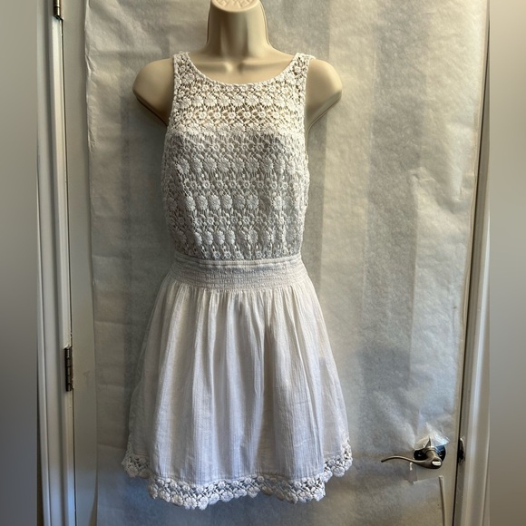 Hollister Co. Eyelet Sundress w/wide elastic waist band in off white Sz-M.  X8 - Picture 1 of 12